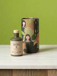 Premium olive oil gift set with illustrated female figures, green glass bottles, cork tops, elegant packaging for gifting.