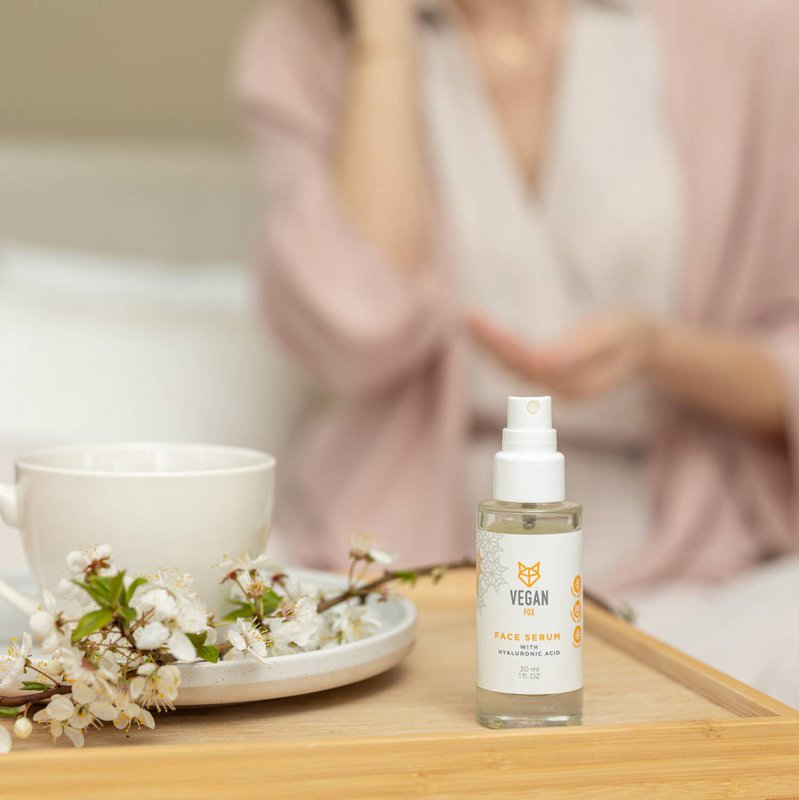 Face Serum with Hyaluronic Acid, Vitamin C & Peptides