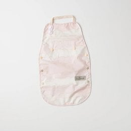 Soft, absorbent bib with a cloud and star pattern in pastel colors. Made of high-quality cotton material for comfort and durability.