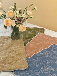 Tafelmat | Rosabelle Chintz oker schelpmatten-set van 2 van Sanctuary Living
