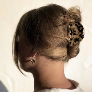 LUNA CLAW CLIP - BLONDE LEO