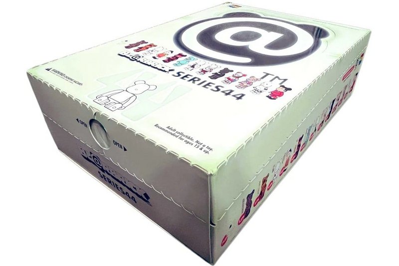 Bearbrick Blindbox serie 44 di Medicom Toys