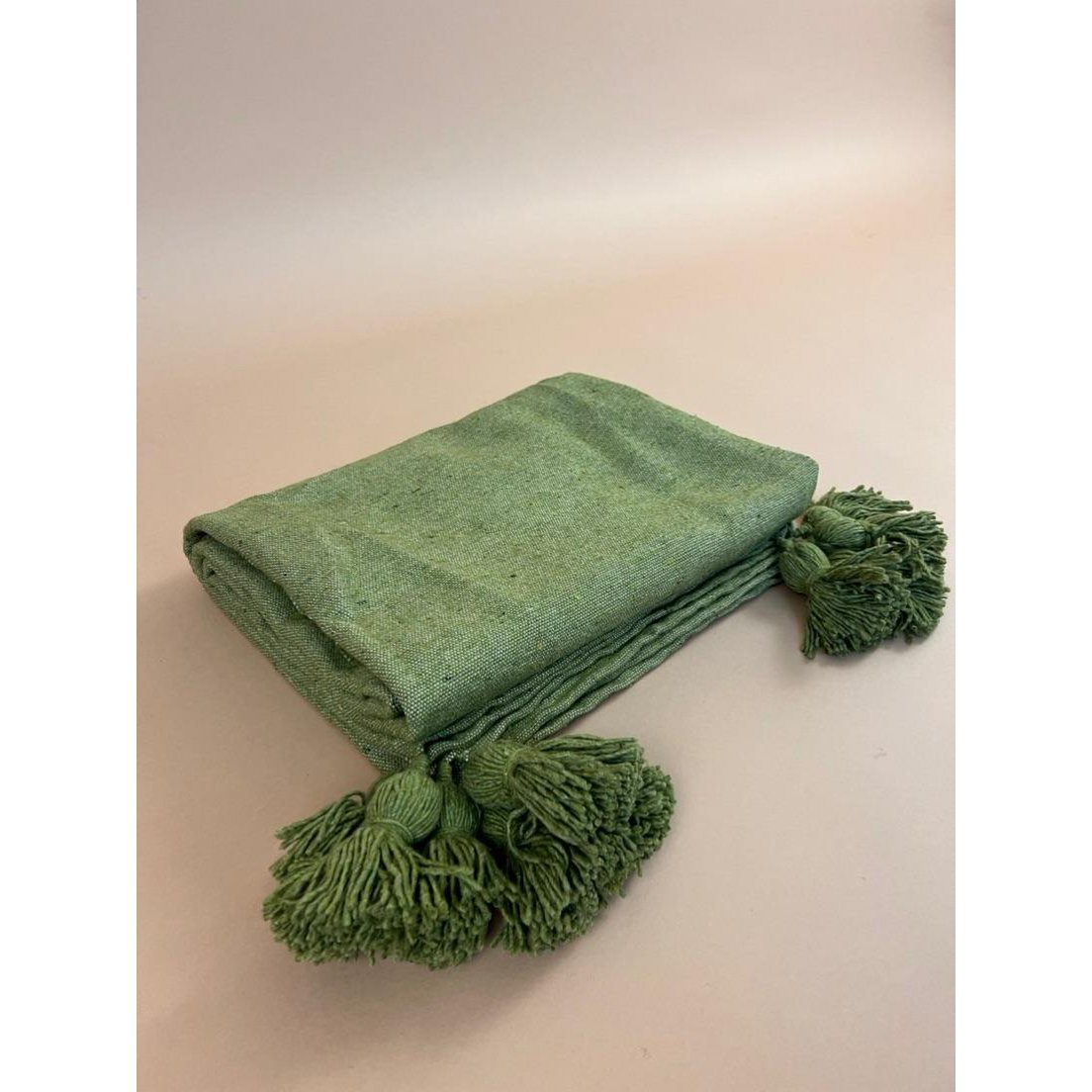 POMPON PLAID MEDIUM