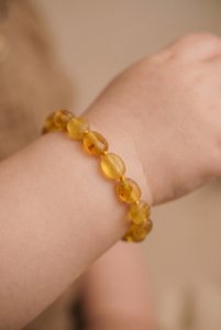 Baby/Kind - Barnstone -Armband - ovale raue Perlen - Honig - 14 cm