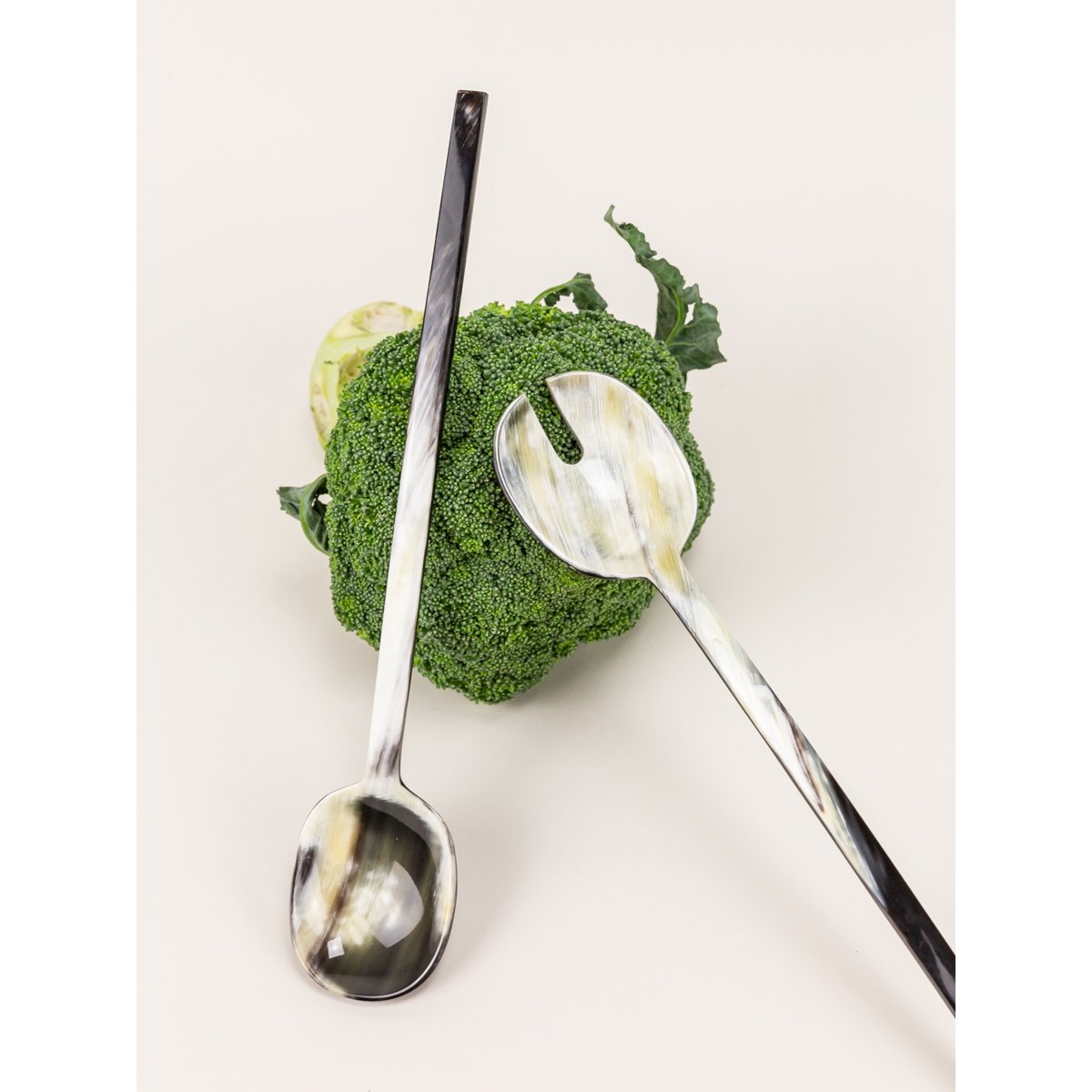 Baguette marmoreret sort horn lille salatserver