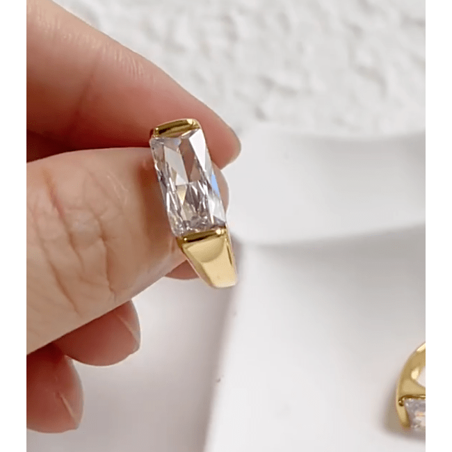 Aloysha - Baguette Diamond Ring