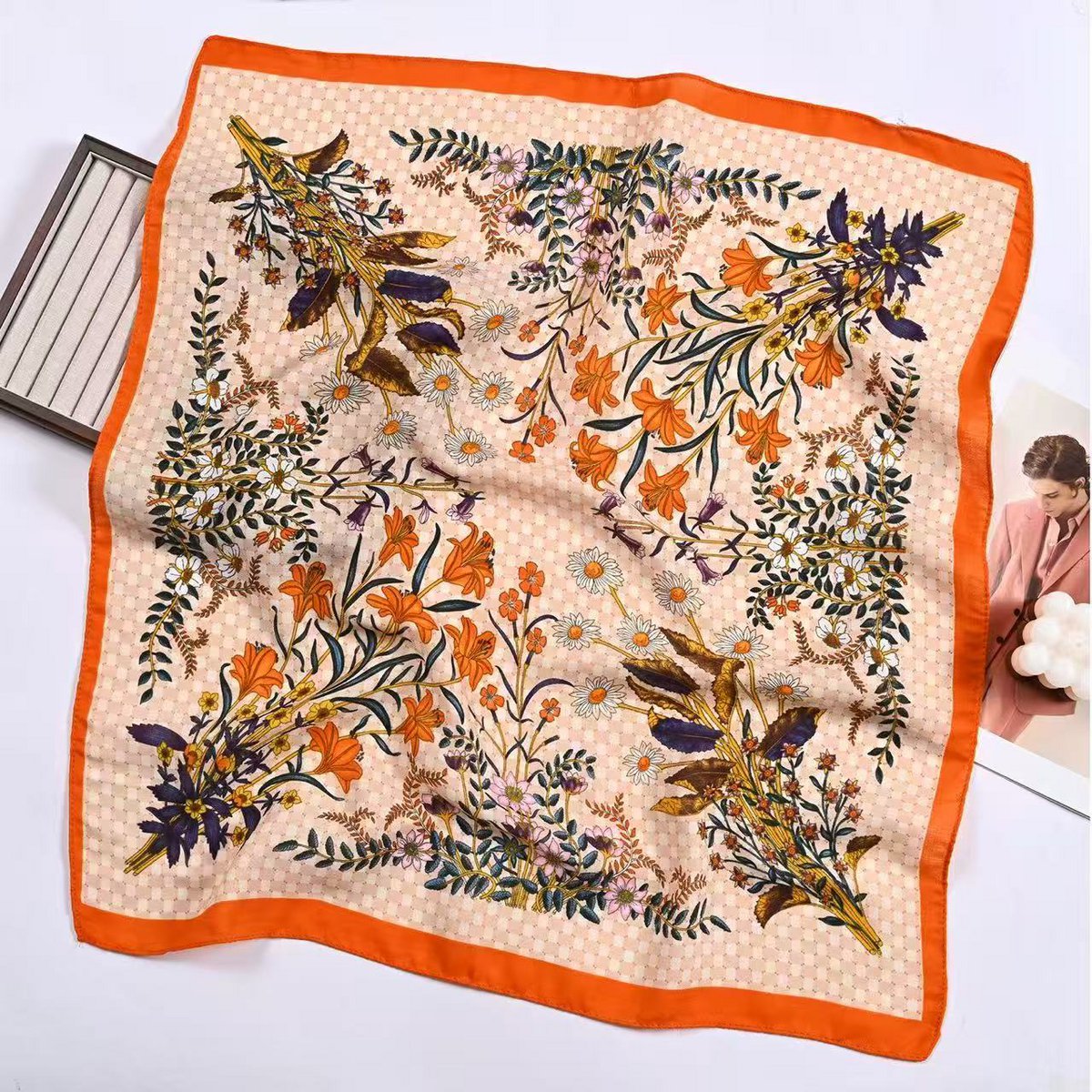 Foulard carré femme 70x70 fleurs champêtres orange