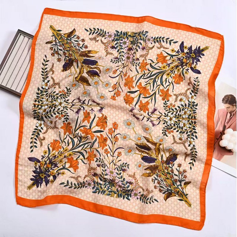 Foulard carré femme 70x70 fleurs champêtres orange