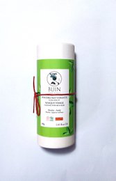 Reinigingspoeder en matcha-gezichtsmasker
