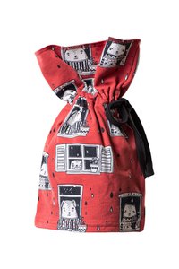 Baggy Hat, helemaal over Rain Watchers print op rood