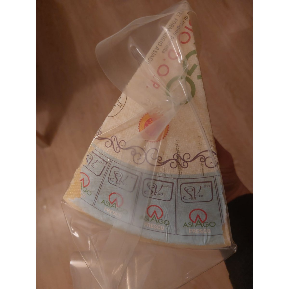 Asiago 225 gr soft cheese from Veneto