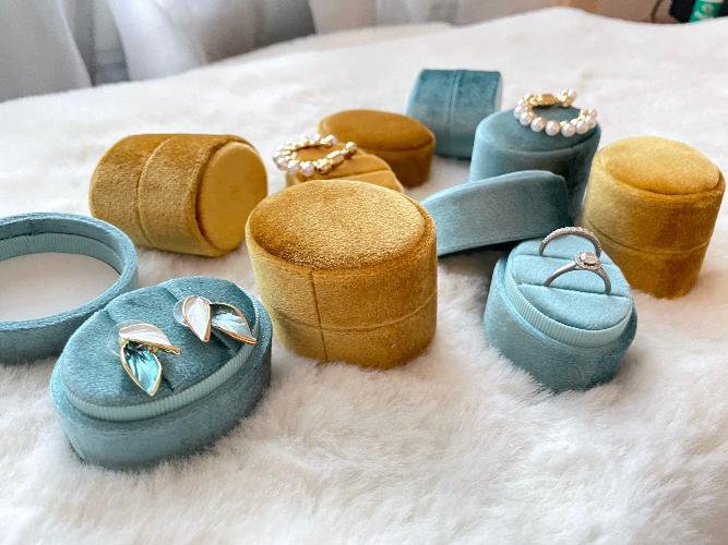 Oval velvet Wedding Ring Box & Proposal Ring Box