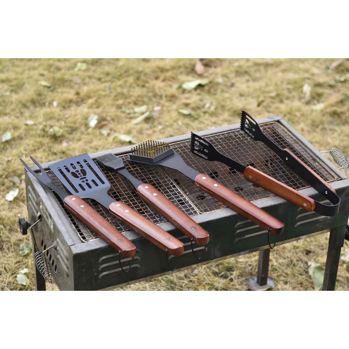 LAGUIOLE SEt de barbecue  RUBBER WOOD BLACK PARTS 5 PCS