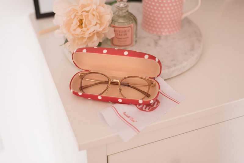 Glasses case Polka dot red 16x3,5 cm Isabelle Rose