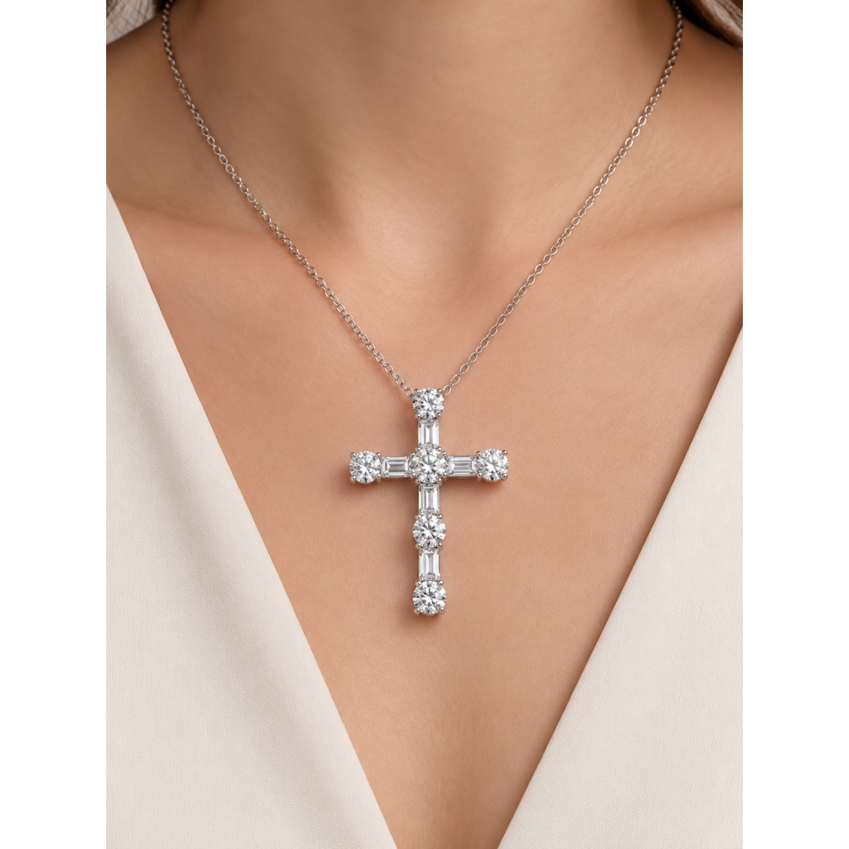 7.3ct Majestic Moissanite Cross Pendant halskæde
