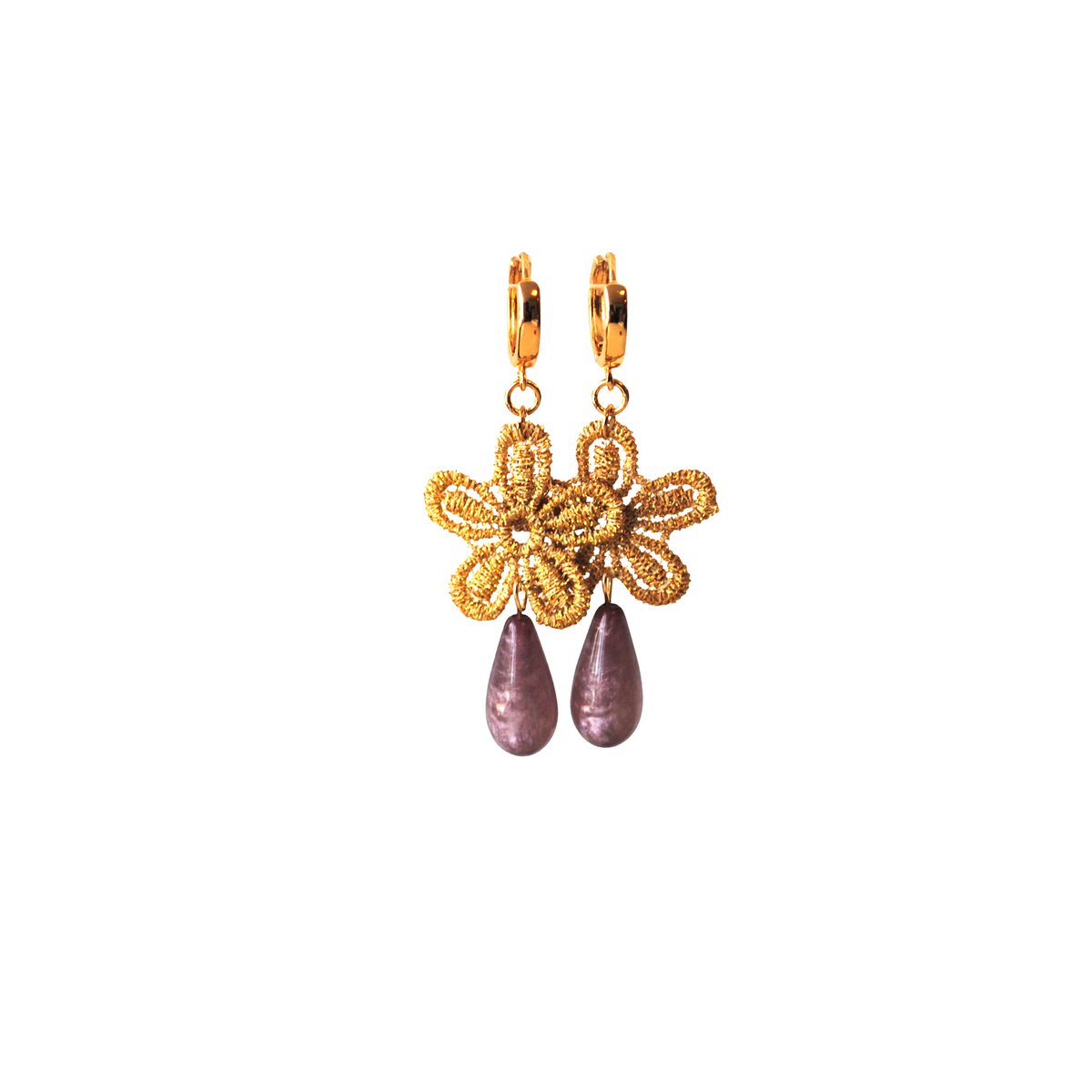 Oorbellen bloem kant gouddraad en druppel paars/mauve