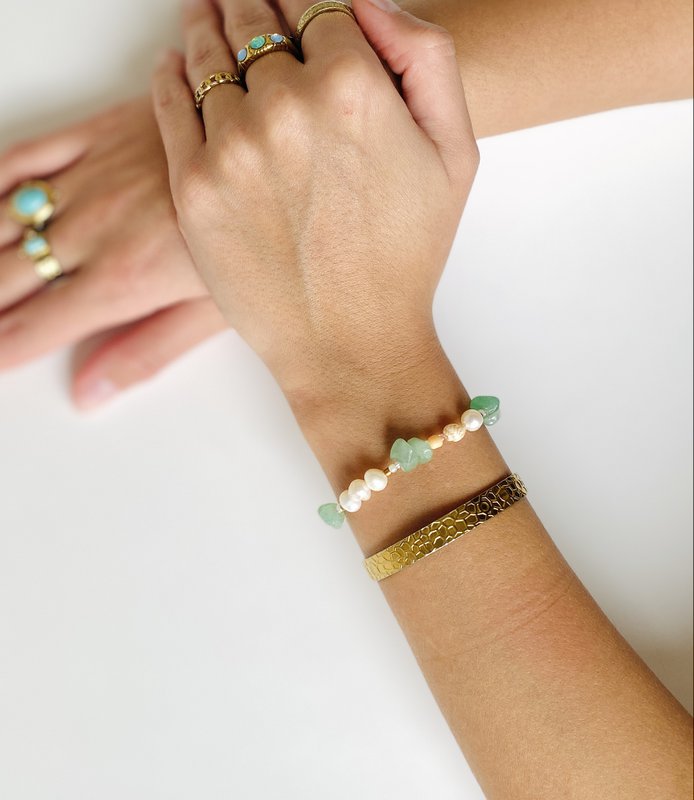 Bracciale con perle d'acqua dolce verde chiaro
