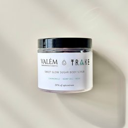 Sweet Glow Sugar Cody Scrub - Róża, rumianek i konopie - 200 ml | Exfoliate, Nourish & Brighten | Holistyczny rytuał spa