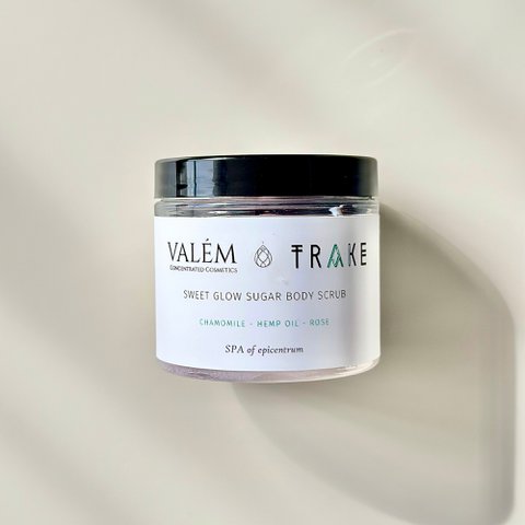 Sweet Glow Sugar Body Scrub - Rose, Kamille & Hanf - 200 ml | Peeling, Nourish & Hellen | Ganzheitliches Spa -Ritual