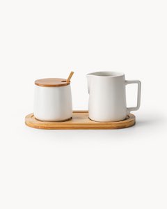 Milk and sugar set with lid, spoon and milk jug