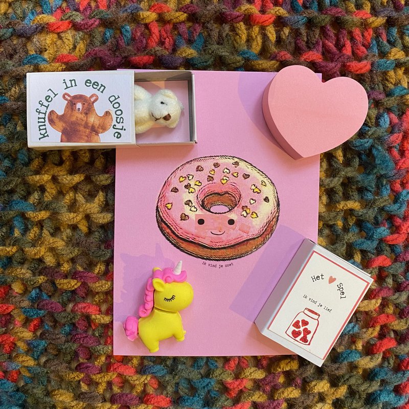 Peluche en una caja