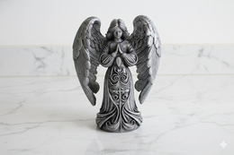 Figura Decorativa Ángel Negro y Plata – Pintada a Mano