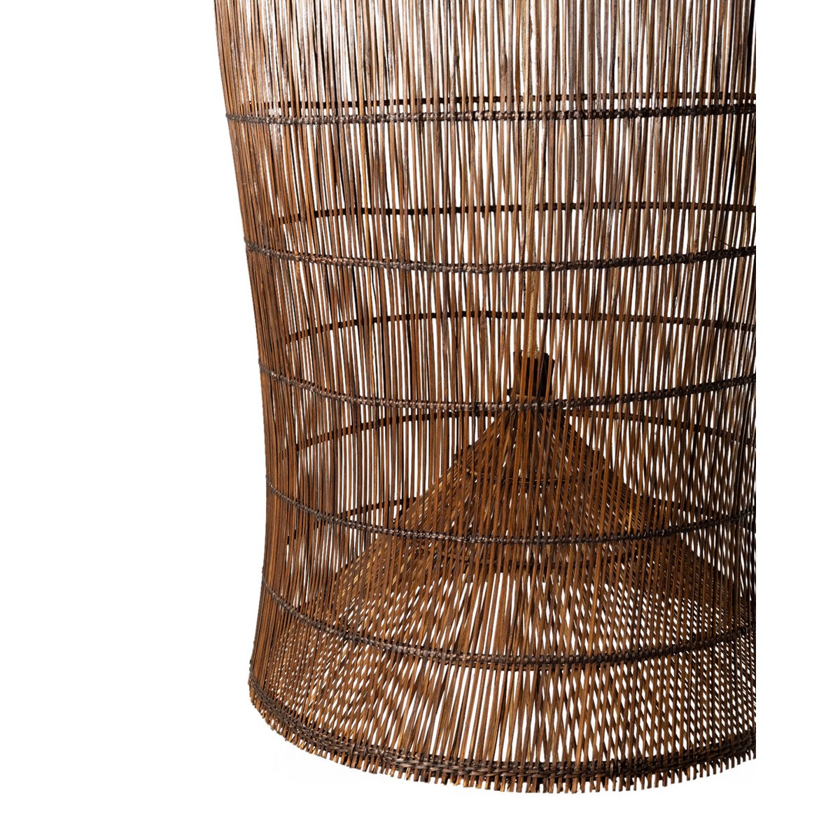 Kæmpe Kamboja C loftslampe i naturrattan med klokkeform, håndvævet med mørk finish, højde 115 cm diameter 58 cm, oprindelse Indonesien