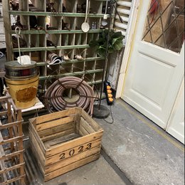 WOODEN BOX / CRATE 2023
