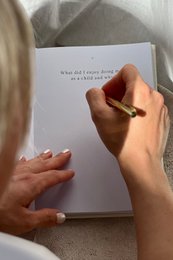 THE LIFE BARN My Authentic Self Journal 100 Questions for Self-Development, Mindfulness