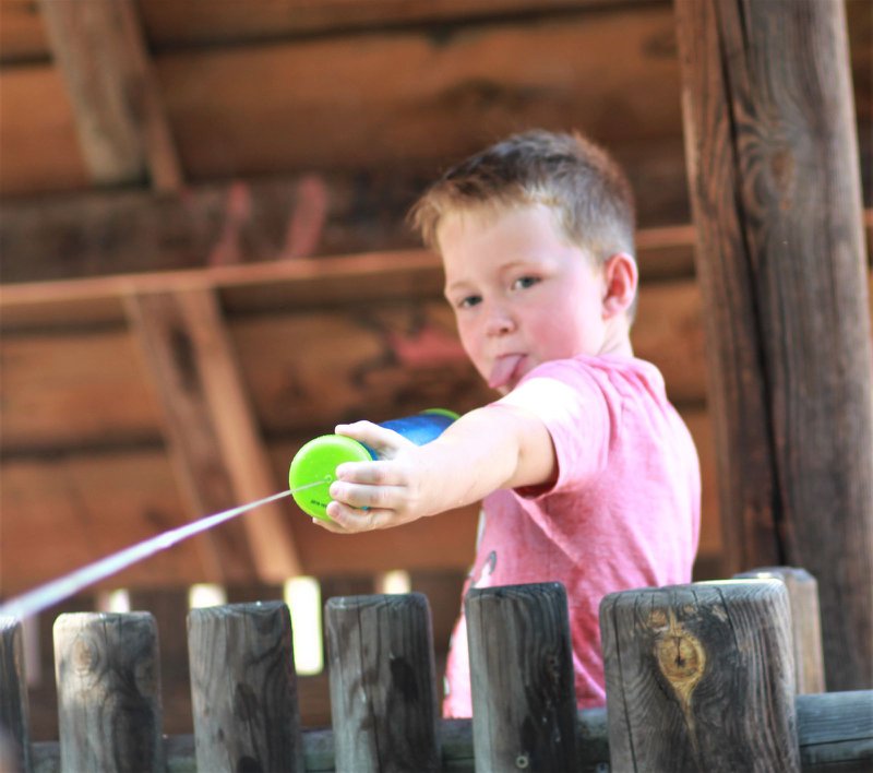 Water Shooter vandpistol 55 cm, sprays op til 12 m, blå