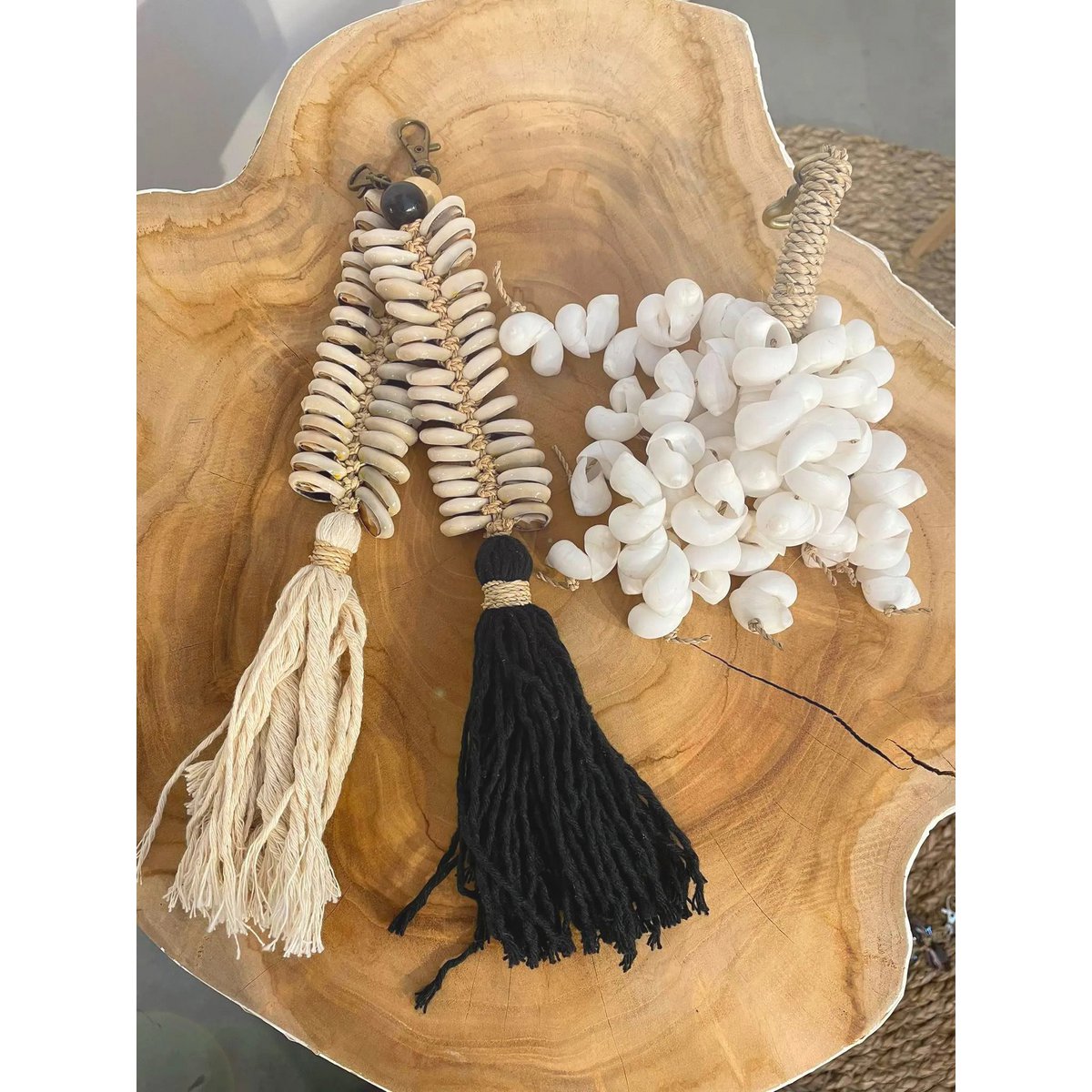 De Macrame Fishbone sleutelhanger - zwart