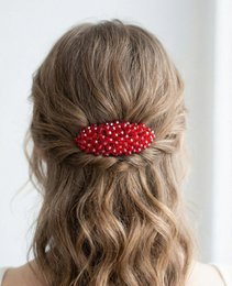 Peineta de cristal rojo carmín con pedrería para looks de novia
