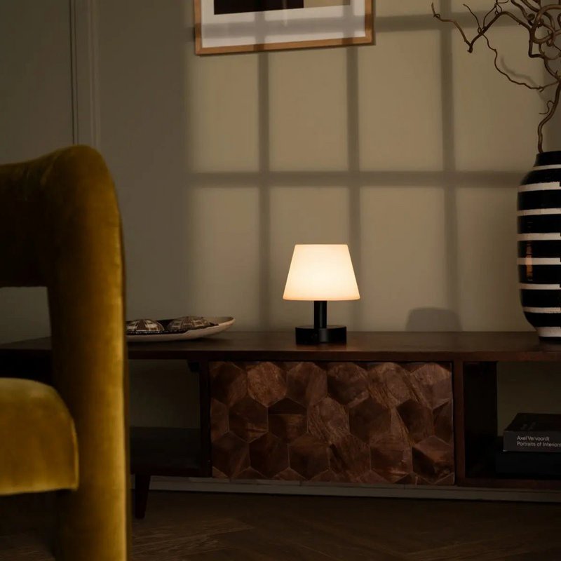 Teddy zwarte houten oplaadbare tafellamp