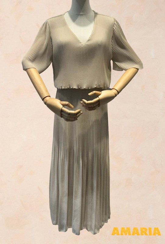 Vestido Largo Plisado Escote Pico - VISCOSA - 31109