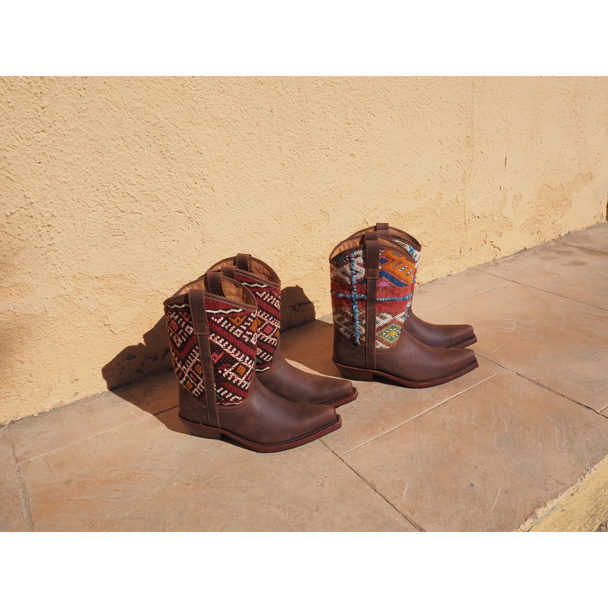 Botas Bravas Kelim – Botas occidentales hechas a mano con Kilim marroquí vintage (hechas a pedido)