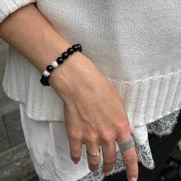 Obsidian & Pearl Bracelet – 8mm Beaded Gemstone Jewelry