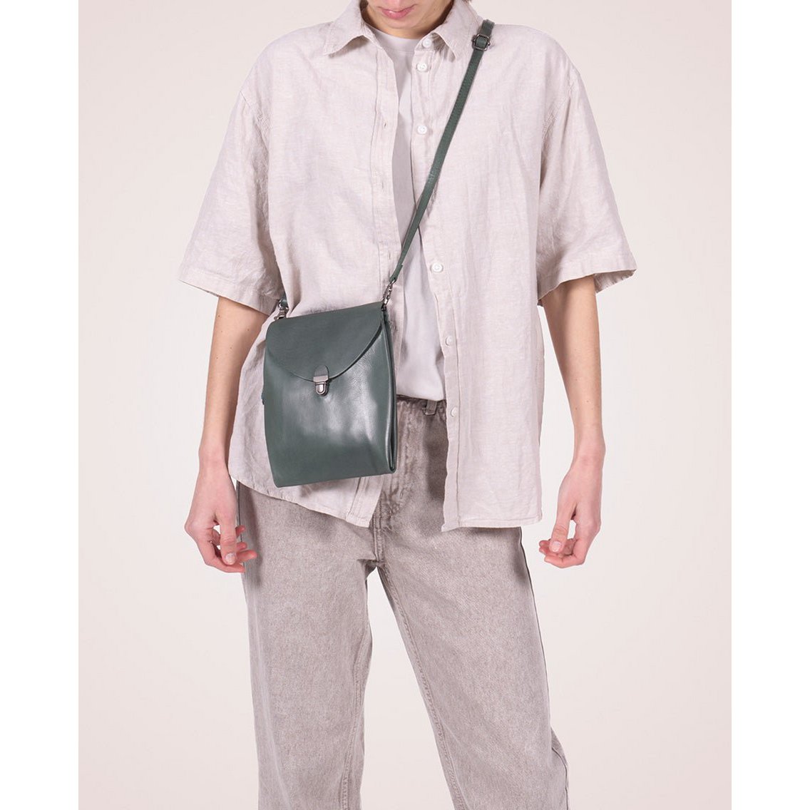 Fold handbag clutch up