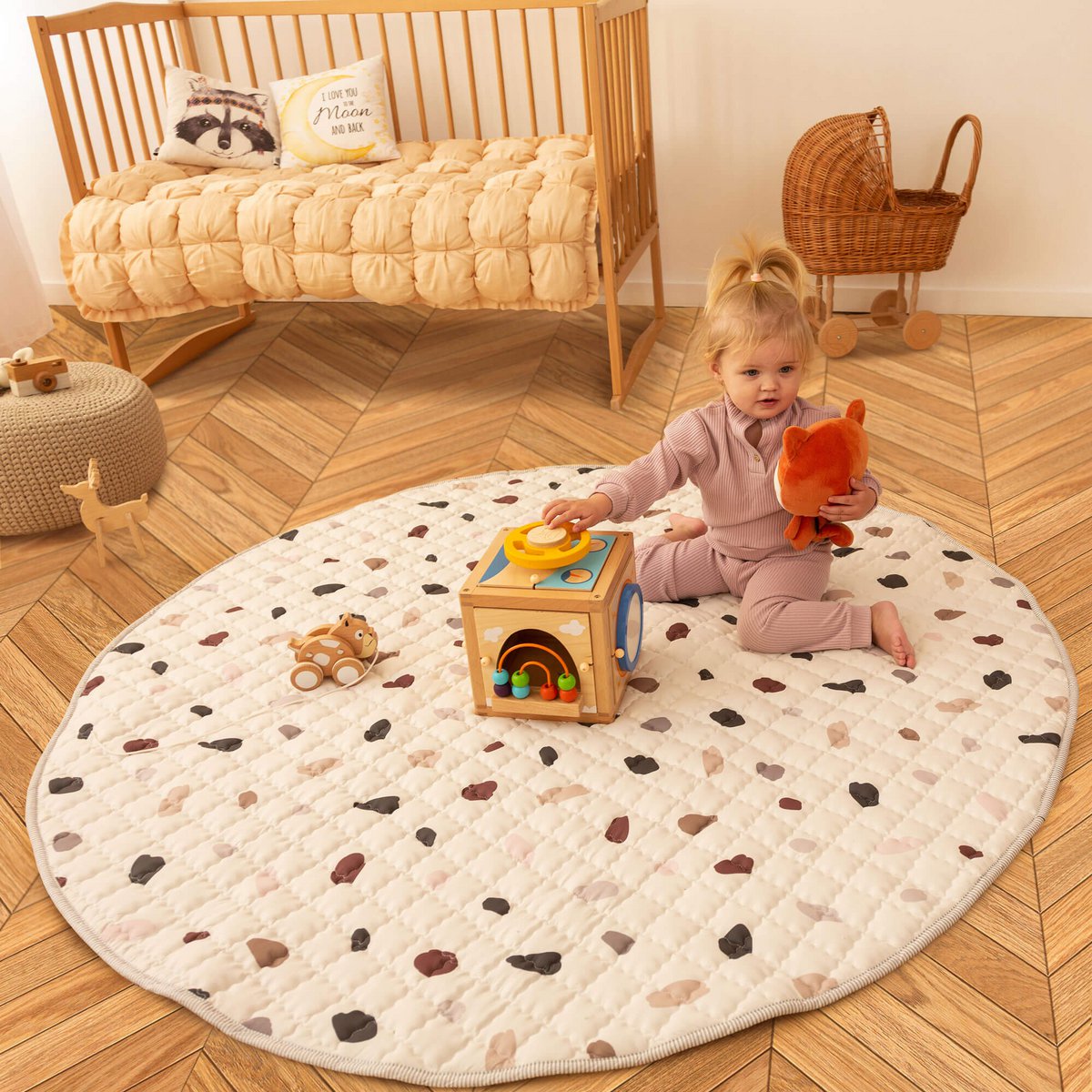 Alfombra de juego acolchada mate Hakuna «Confeti» 1,5 m