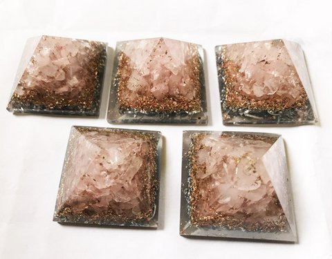 Rosenquarz-Kupferschicht-Orgon-Babypyramiden