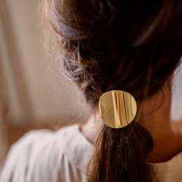 Elastik med rund metal charme