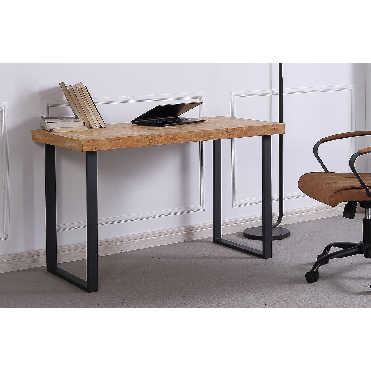 NATURLIG NORDISK EG STUDIEBORD / SORT. OK1183 (8444)