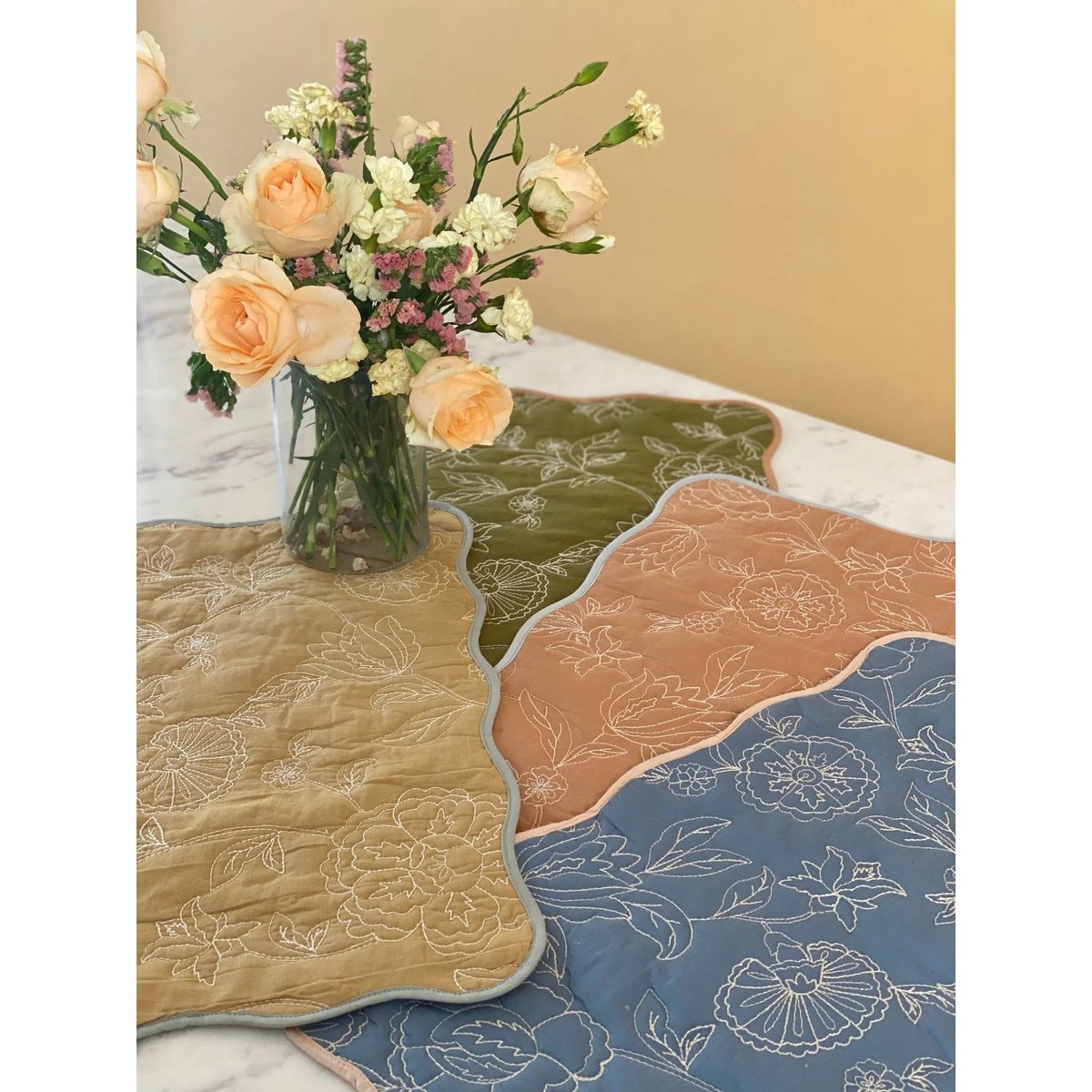 Tafelmat | Rosabelle Chintz Spice Scallop Matten-set van 2 van Sanctuary Living