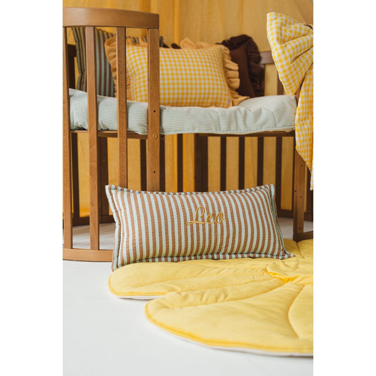 Dosel infantil con volante "amarillo mantequilla"