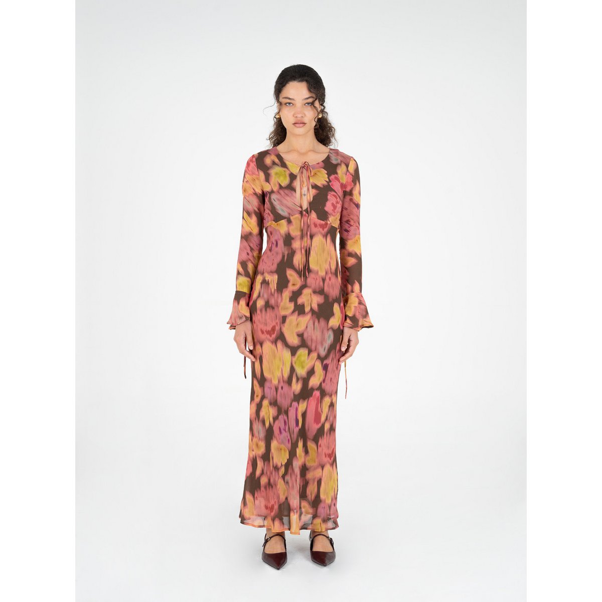 Blütenblatt-Vulkanbraunes Kleid mit Blumenmuster