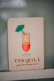 Træ- og Plexi -plakat: Cocktails