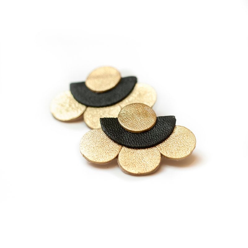 Pendientes grandes Flor - cuero dorado y negro