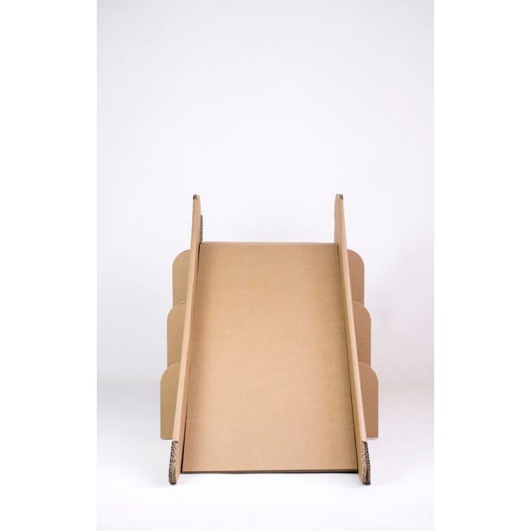 Toboggan en carton pour tout-petits