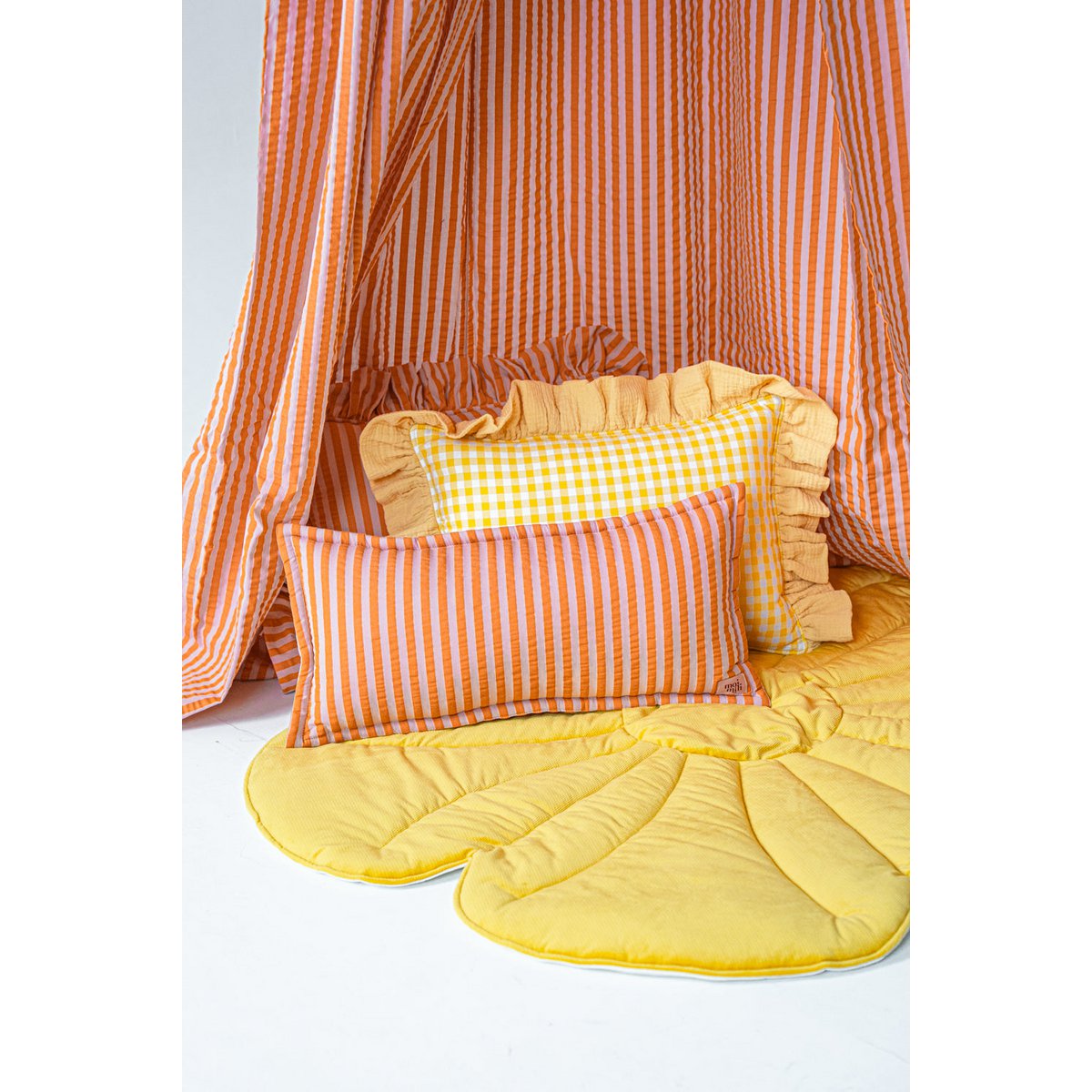 Dosel infantil con volante "naranja y rosa"