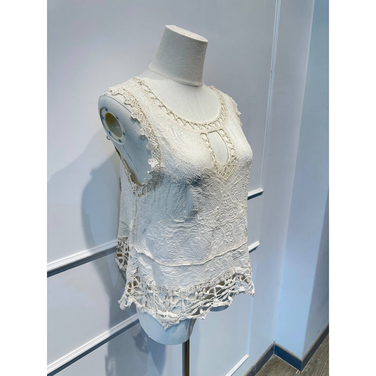 Camiseta sin mangas de encaje bordado - 100% - Made in ITALY
