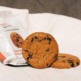  Vegan, gluten-free chocolate chip cookies made with wholesome ingredients. Soft, chewy texture with rich chocolate flavor.
